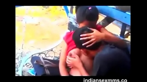 Desi Cewek Hot, Payudara Montoknya Bikin Pengen Hisap