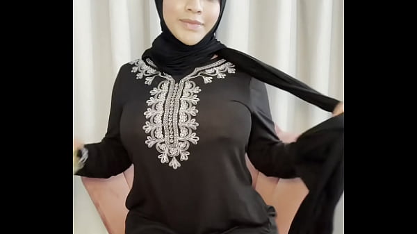 Yasmina Khan Mainkan Dildo Nakal Saat Bulan Ramadan