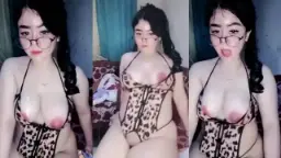 Bawel Banget Nih Kucing, Puttingnya Mancung Bikin Pengin Dijilat Pelan-pelan