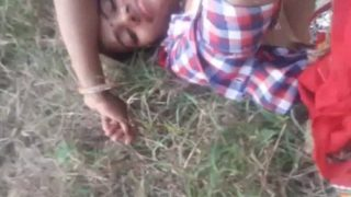 Bercinta Liar Di Sawah Terbuka