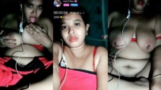 Saudari Mertua Pamer Tubuh Telanjang Di Video Call Panas Dengan Pacar Hindi