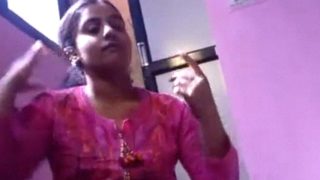 Video Panas India Dengan Erangan Dan Pancaran Sperma