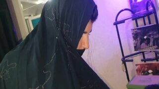 Video Panas Pria Bangladesh Menggoda Pembantu Berhijab Di Ranjang