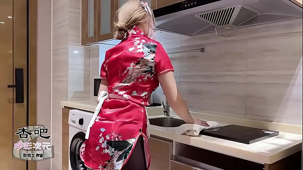 中华娘cos太撩人，鸡儿直接硬到想干她