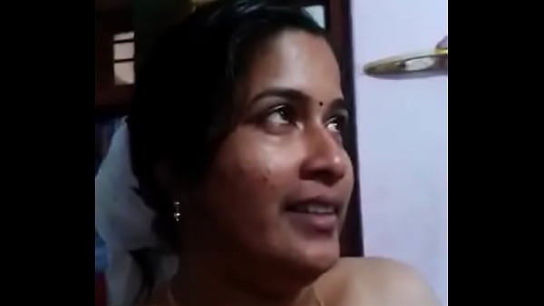 Tante Desi Yang Menggoda Dan Menggiurkan