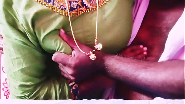 Desi Istri Selingkuh, Ngentot Sambil Ngomong Kotor Khas Telugu Yang Bikin Makin Panas.