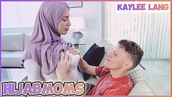 Ibu-ibu Arab Bernama Kaylee Lang, Sudah Menikah, Rahasia, Dan Sangat Bergairah.