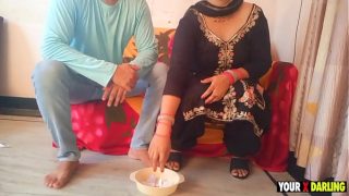 Ibu Tiri Main Truth Or Dare Sama Anak Tiri, Kaget Berat Dikasih Tantangan Bikin Makin Panas.