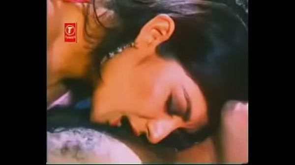Akarshan Sange Babu Tua, Nafsu Menggoda Di Setiap Gerakan.