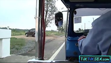 Ibu-ibu Thailand Di Jalan Digituin Abis, Terus Dibawa Muter-muter Buat Main.