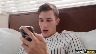 Bangbros – Tiffani Madison, Si Emak Seksi, Bantu Anak Tiri Parker Ambrose Belajar Sambil Nyepong Kontolnya.