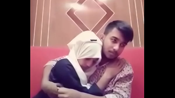 Desi Cewek Cowok Lagi Ciuman Panas Di Hotel, Bibir Nempel Basah, Badan Rapet, Udah Kayak Mau Main.