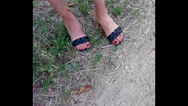 Pelacur Arab Tua Tapi Seksi, Jari Kaki Dan Sepatu Haknya Bikin Makin Liar