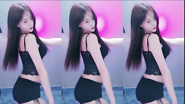 Cewek China Goyang Tangga Pake Baju Renda Hitam, Bikin Crot Panas.