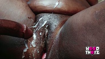 Dua Kontol Besar Ngegenjot Pantat Gede Montok Ibu Tiri Afrika