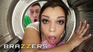 Video Bradil – Cewek-cewek Macet Di Jalan, Malah Ngewe Sampai Njerit Di Kolong Mobil Bareng Bintang Brazzers