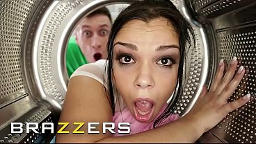 Video Bradil – Cewek-cewek Macet Di Jalan, Malah Ngewe Sampai Njerit Di Kolong Mobil Bareng Bintang Brazzers