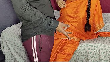 Dever Ne Desi Bhabhi Ki Chut Ki Pyaas Bujhai, Bas Yahi To Chahiye Tha.