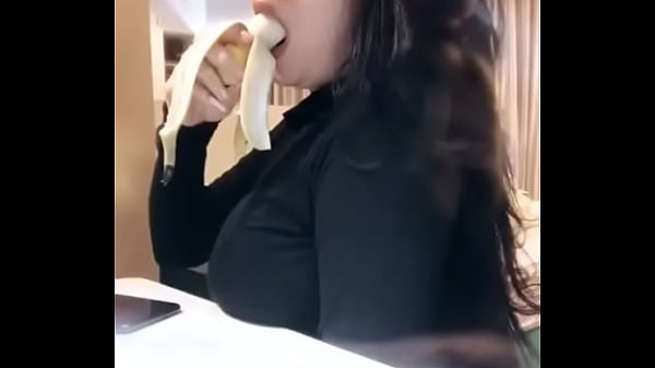 Monica Adhea, Cewek Model Indo, Bibir Merah Basah Ngejuat Nelen Batang Keras, Sange Berat Bikin Pengen Crot.
