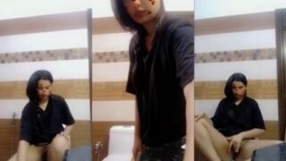 Video Panas Cewek India Bugil Colmek Di Kamar Mandi