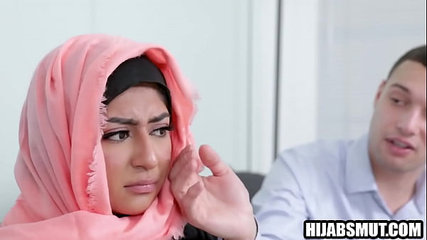 Gadis Hijab Terpaksa Digarap Bule Amerika Karena Nggak Ada Pilihan Lain