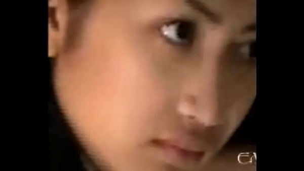 Model Indonesia Paling Bikin Ngilu, Goyangannya Bikin Meleleh