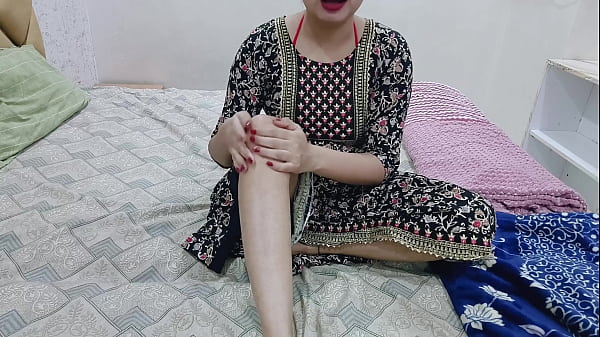 Malam Itu, Kakak Tiriku Sendirian Di Kamar, Aku Masuk Dan Mulai Meraba-raba Tubuhku Sampai Ke Selangkangan Di Depannya.