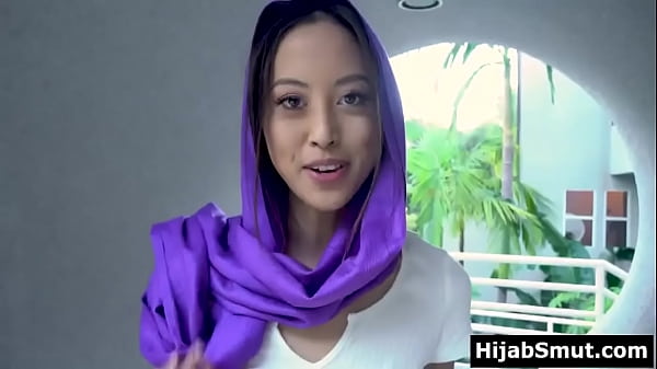 Gadis Muslimah Lagi Horny, Pikirannya Cuma Mau Digenjot Terus