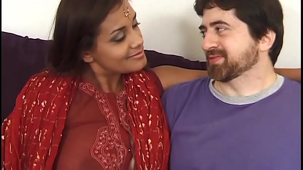 Bini Orang, Shriya Aunty, Lagi Ngewe Sama Adik Tiri Dan Temennya – Suara Hindi Jelas, Bikin Makin Greget.