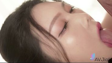 Cewek Cina Seksi Ban Ban Digenjot Keras Sampe Meraung.