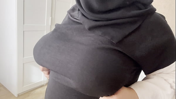Teman Punya Istri Arab, Dadanya Montok Banget Sampe Ngacir Keluar.