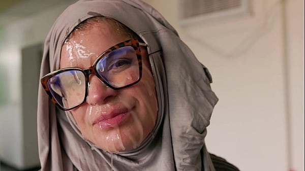 Hijab Cosplay – Ibu Amerika Digebuk Muka Sampe Muncrat