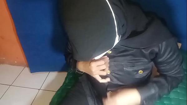 Satpam Cewek Sange Colmek Sampe Muncrat Keluar Bejibun