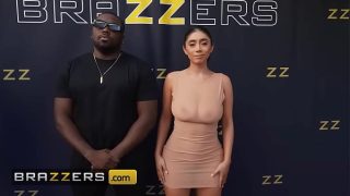 Brazzers – Violet Myers Pamer Lubang Anjing Ke Paparazi