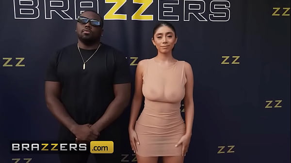 Brazzers – Violet Myers Pamer Lubang Anjing Ke Paparazi