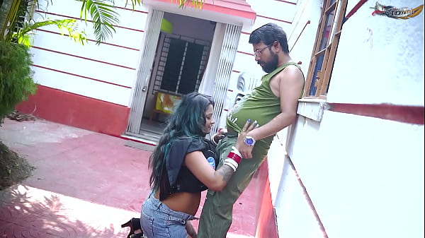 Desi Bengali Pasutri Ngebancikan Anal Di Luar Rumah Pakai Suara Hindi Hot ( Full Film )