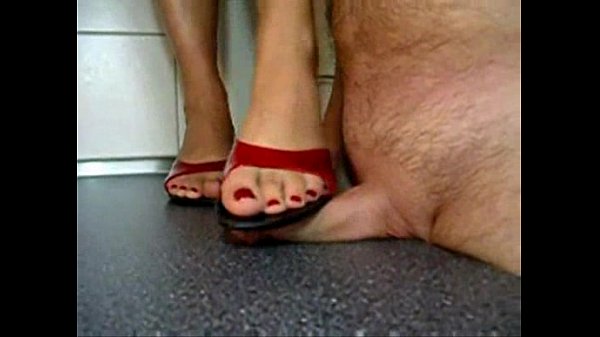 Bhabhi India Nakal Injak-injak Kontol Si Devar Sampe Muncrat