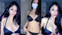 Reva Si Selebgram Host Live Bar2 Mango, Goyangannya Bikin Makin Pengen