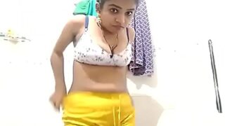 Video Mandi Patna, Cewek Desi Colmek Di Kamar Mandi.