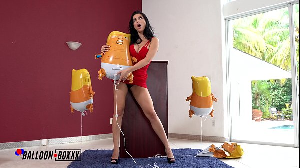 Ngentot Di Atas Balon Trump, Crystal Rush Si Mami Rusia Nunggingin Bokong Gede