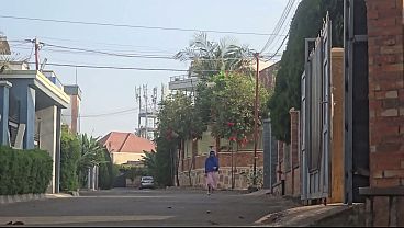 Mampus, Ada Ibu Arab Ngocok Memek Di Pinggir Jalan Dekat Rumah.