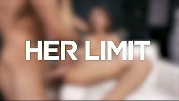 Cewek Asia Langsing Pake Lingerie Pink… Diminyaki Dan Dijebol Keras Dari Belakang