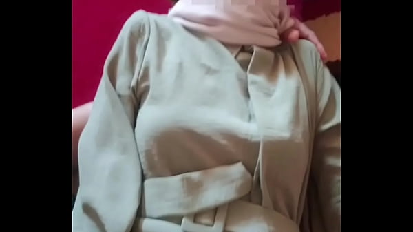 Saudari Tiri Berhijab Di Entot Panas-panasan Pas Hari Raya Lebaran